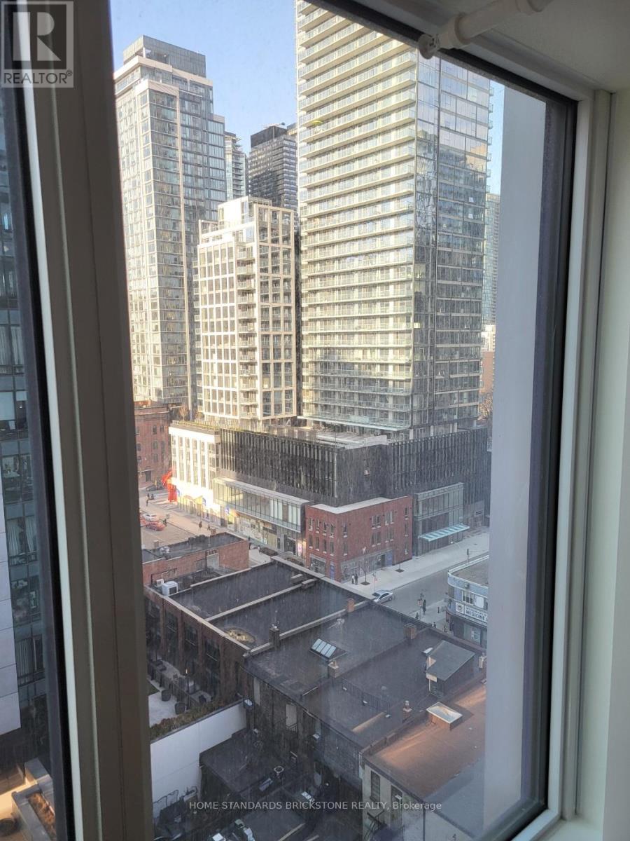 1506 - 8 Wellesley Street W, Toronto, Ontario  M4Y 0J5 - Photo 19 - C12811762