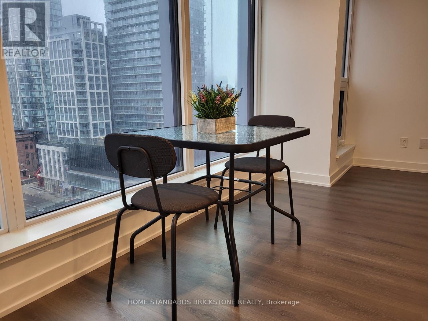 1506 - 8 Wellesley Street W, Toronto, Ontario  M4Y 0J5 - Photo 4 - C12811762