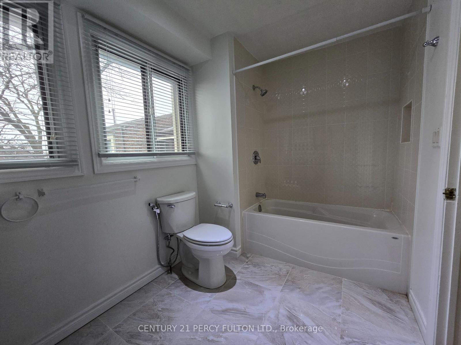 28 Spire Hillway, Toronto (Hillcrest Village), Ontario  M2H 3A4 - Photo 10 - C12811772