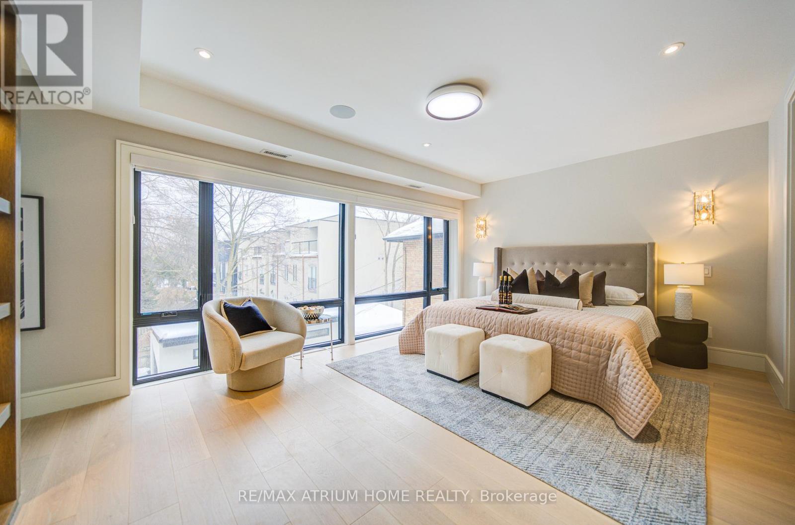 6 Hillholm Road, Toronto, Ontario  M5P 1M2 - Photo 11 - C12811776