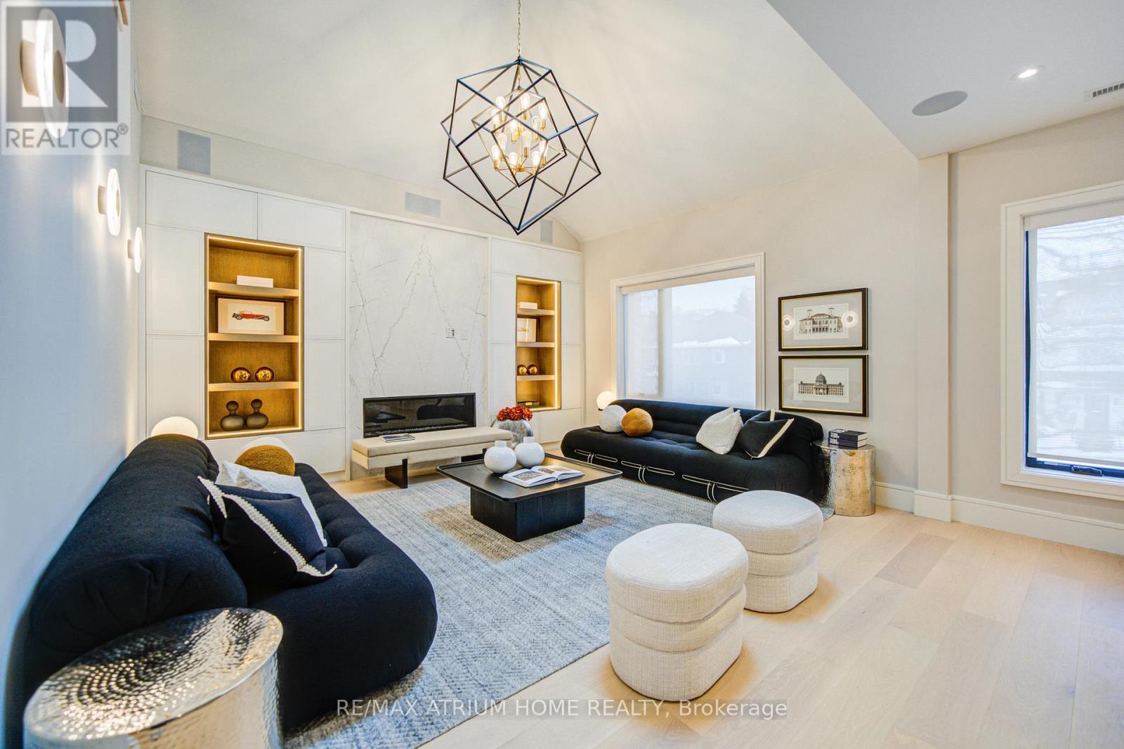 6 Hillholm Road, Toronto, Ontario  M5P 1M2 - Photo 16 - C12811776