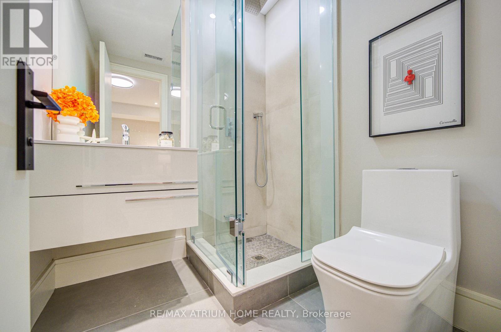 6 Hillholm Road, Toronto, Ontario  M5P 1M2 - Photo 19 - C12811776