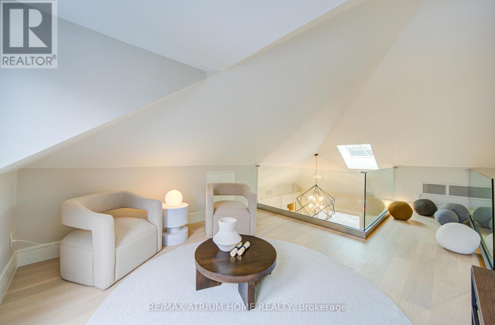 6 Hillholm Road, Toronto, Ontario  M5P 1M2 - Photo 24 - C12811776