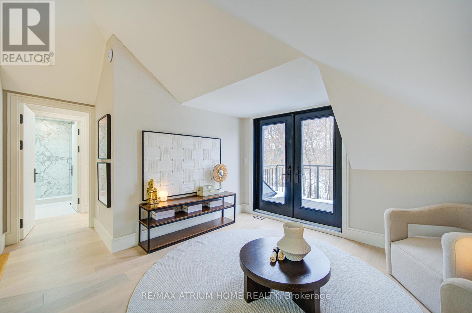 6 Hillholm Road, Toronto, Ontario  M5P 1M2 - Photo 25 - C12811776