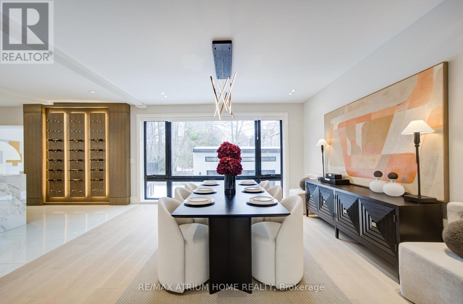 6 Hillholm Road, Toronto, Ontario  M5P 1M2 - Photo 3 - C12811776