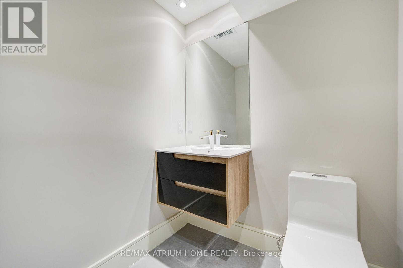 6 Hillholm Road, Toronto, Ontario  M5P 1M2 - Photo 30 - C12811776