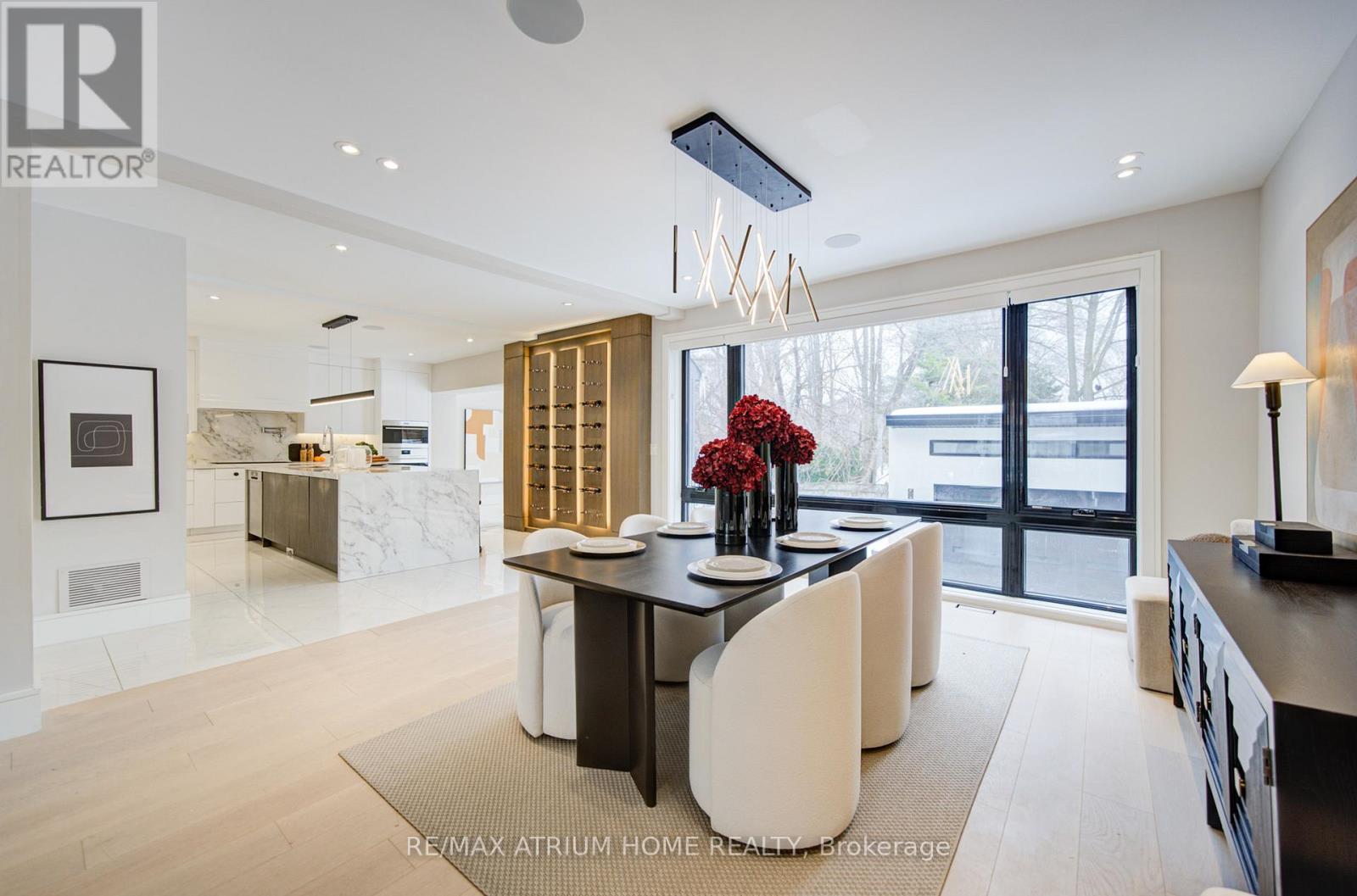 6 Hillholm Road, Toronto, Ontario  M5P 1M2 - Photo 7 - C12811776