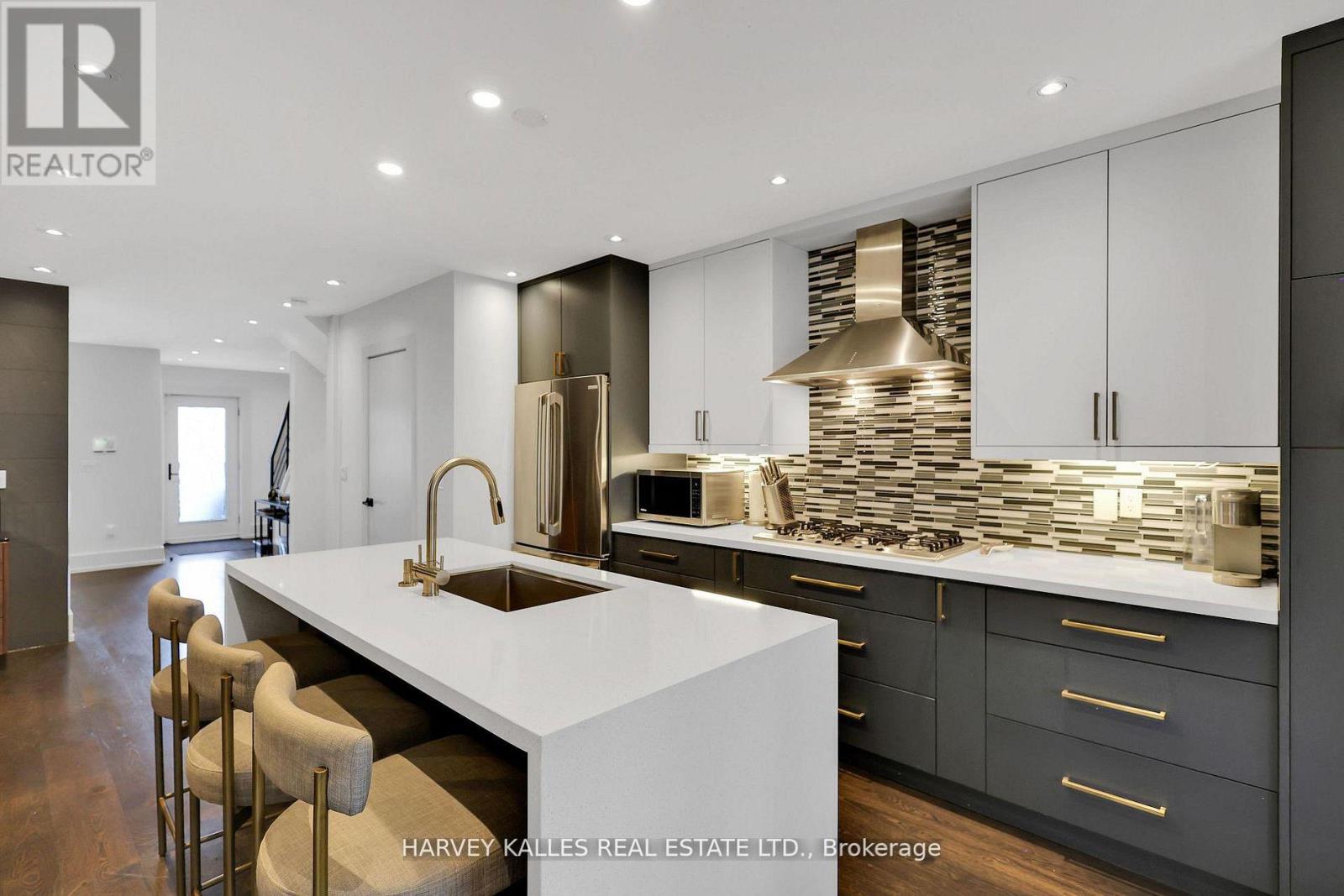 378 Elm Road, Toronto, Ontario  M5M 3V8 - Photo 12 - C12811786