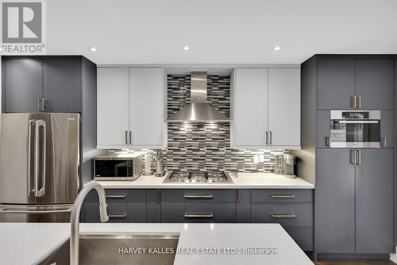 378 Elm Road, Toronto, Ontario  M5M 3V8 - Photo 14 - C12811786