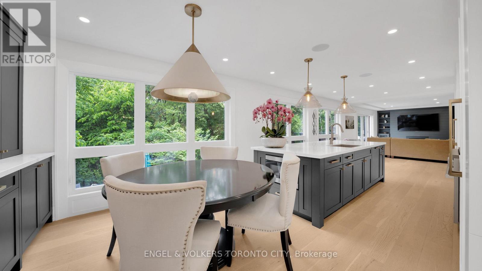 15 Silvergrove Road, Toronto, Ontario  M5L 2N5 - Photo 10 - C12811824