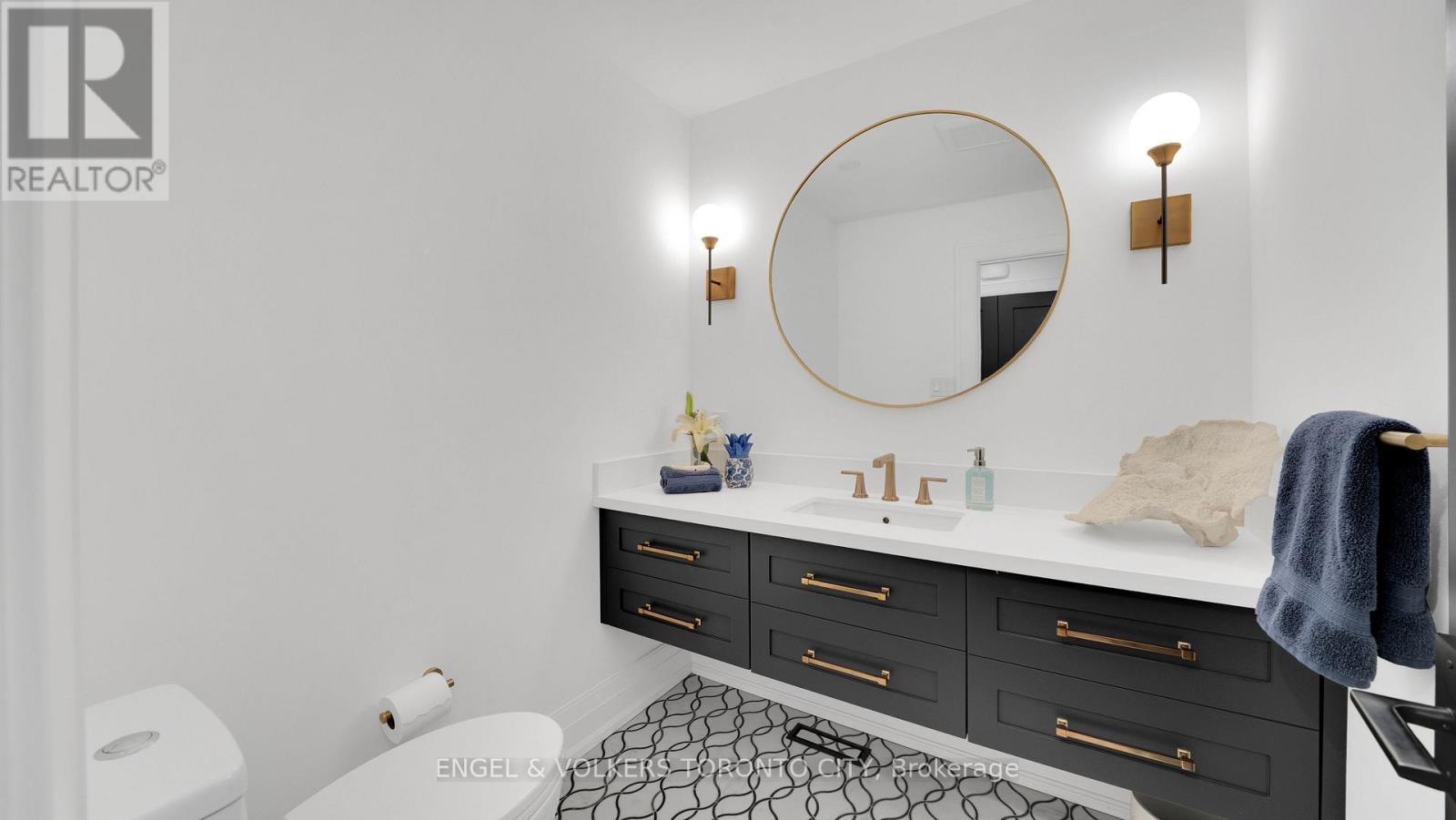 15 Silvergrove Road, Toronto, Ontario  M5L 2N5 - Photo 20 - C12811824