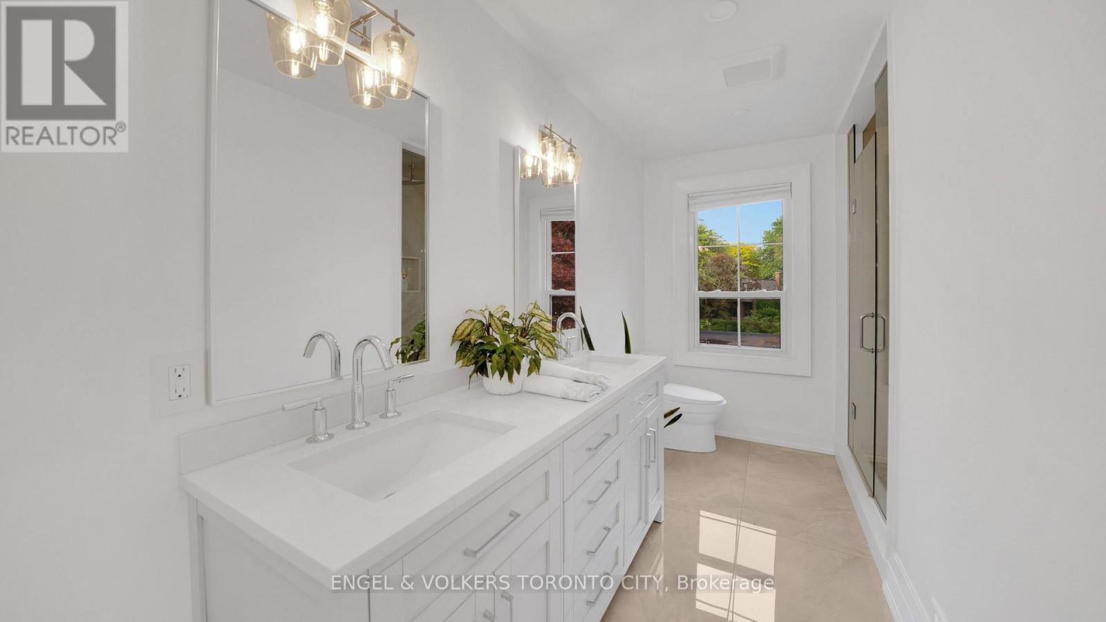 15 Silvergrove Road, Toronto, Ontario  M5L 2N5 - Photo 28 - C12811824