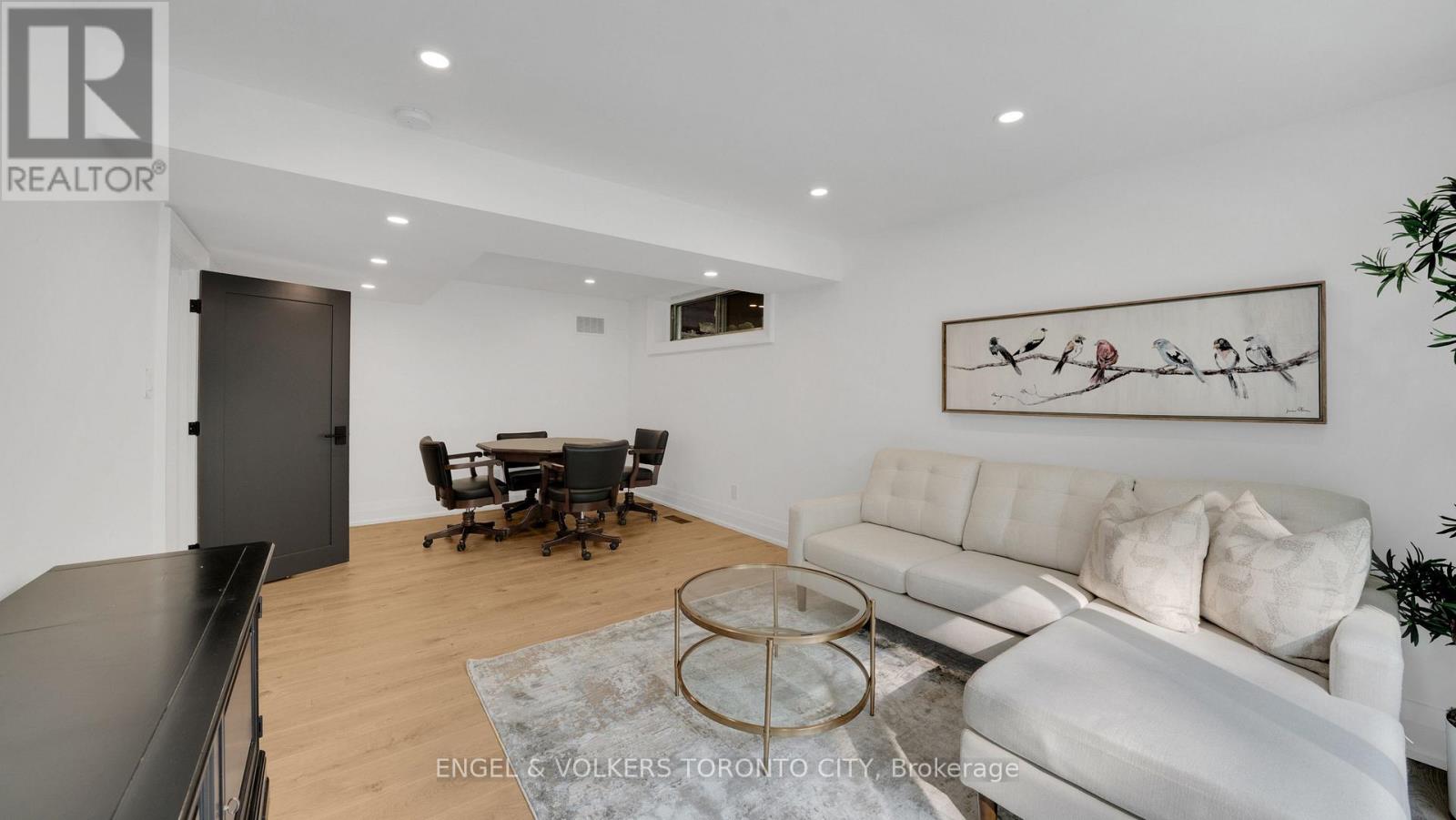 15 Silvergrove Road, Toronto, Ontario  M5L 2N5 - Photo 32 - C12811824