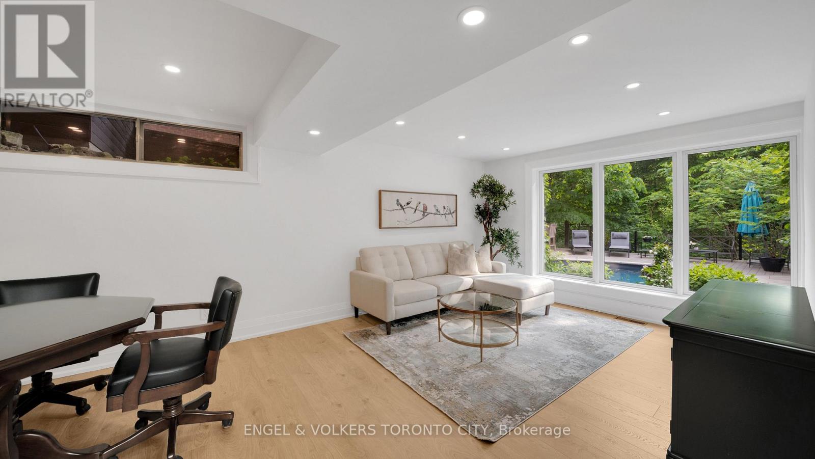 15 Silvergrove Road, Toronto, Ontario  M5L 2N5 - Photo 33 - C12811824