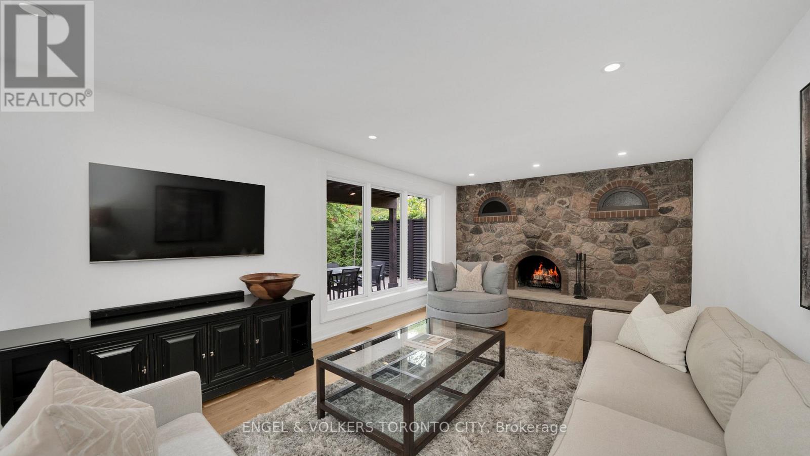 15 Silvergrove Road, Toronto, Ontario  M5L 2N5 - Photo 35 - C12811824