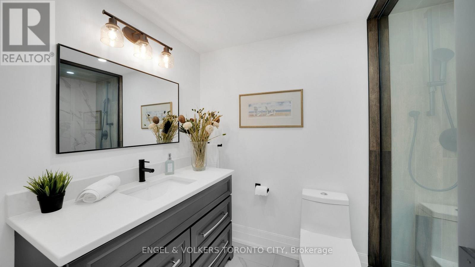 15 Silvergrove Road, Toronto, Ontario  M5L 2N5 - Photo 40 - C12811824