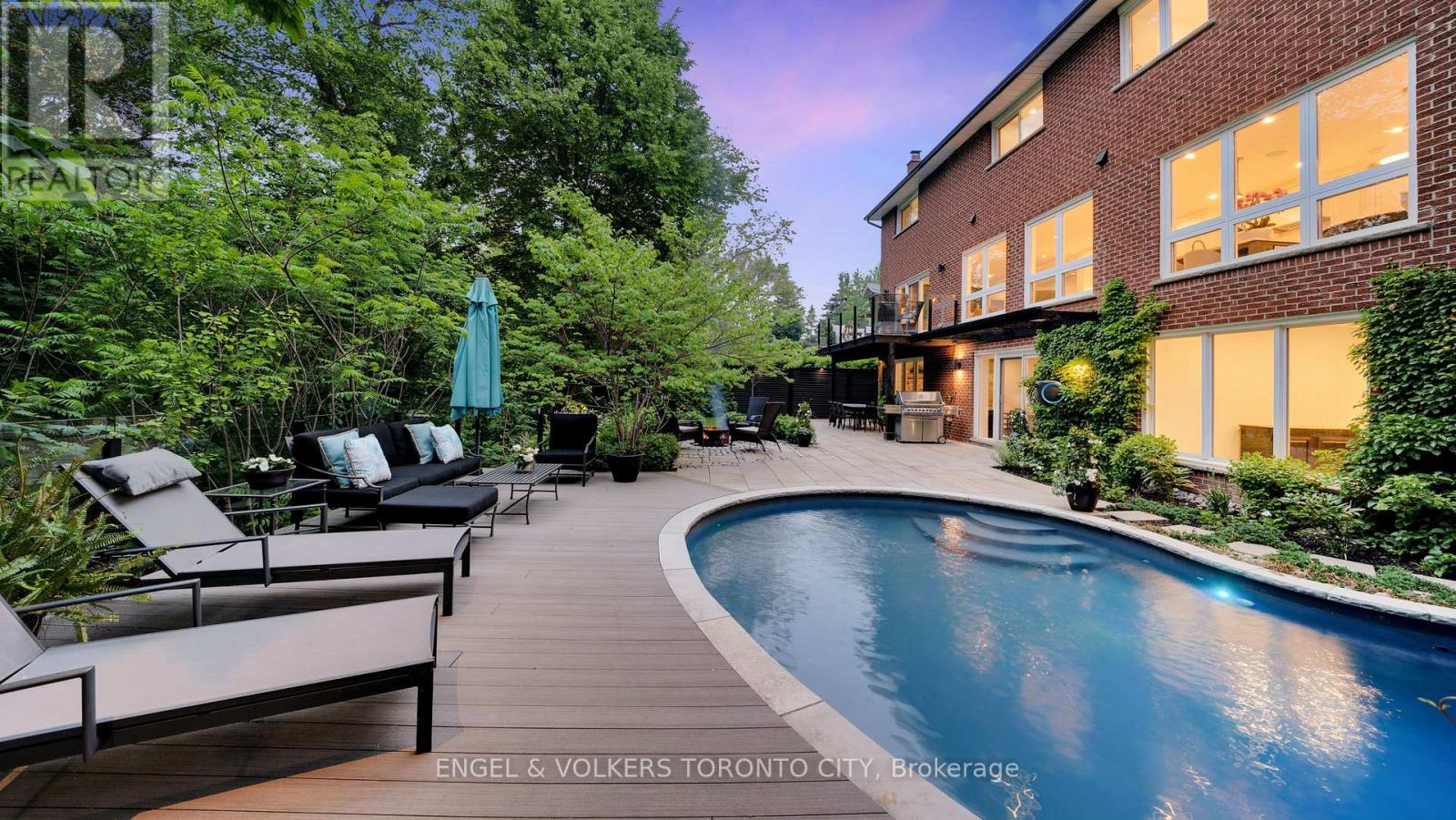 15 Silvergrove Road, Toronto, Ontario  M5L 2N5 - Photo 48 - C12811824