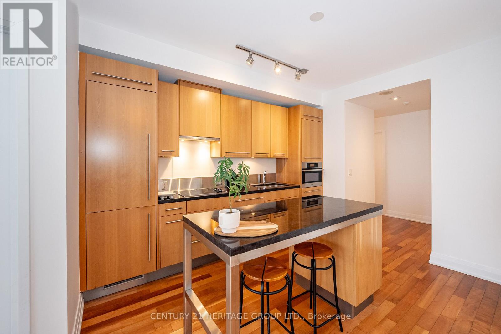 2303 - 80 John Street, Toronto, Ontario  M5V 3X4 - Photo 11 - C12811840