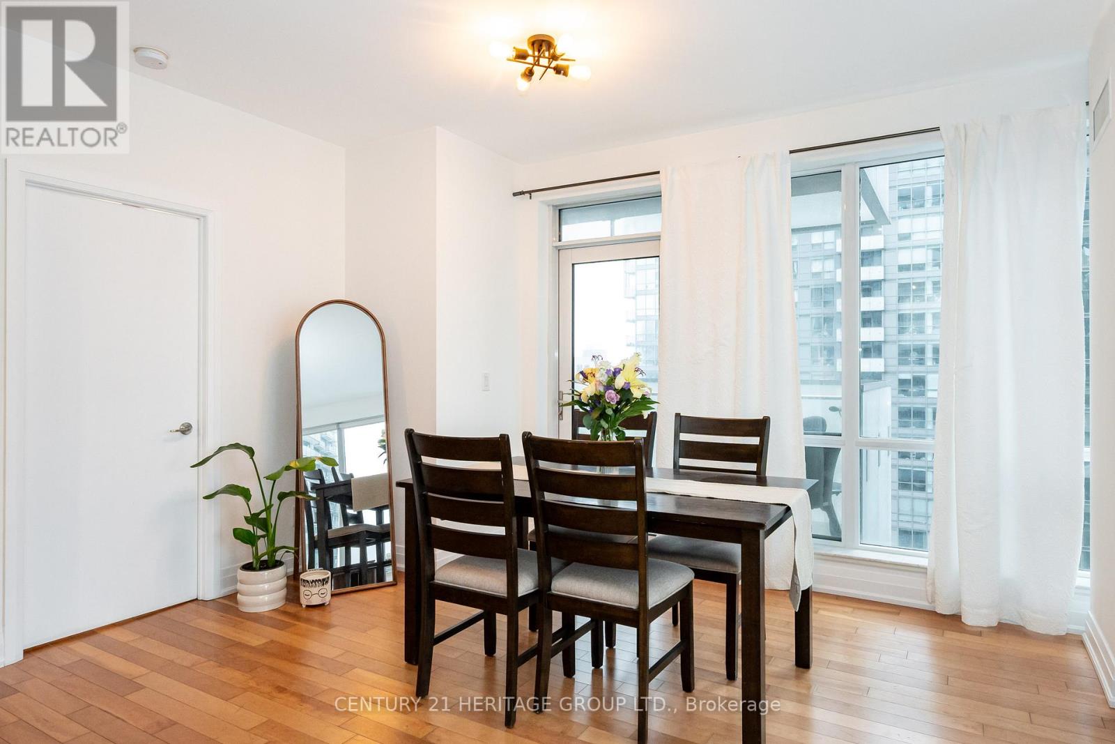 2303 - 80 John Street, Toronto, Ontario  M5V 3X4 - Photo 17 - C12811840