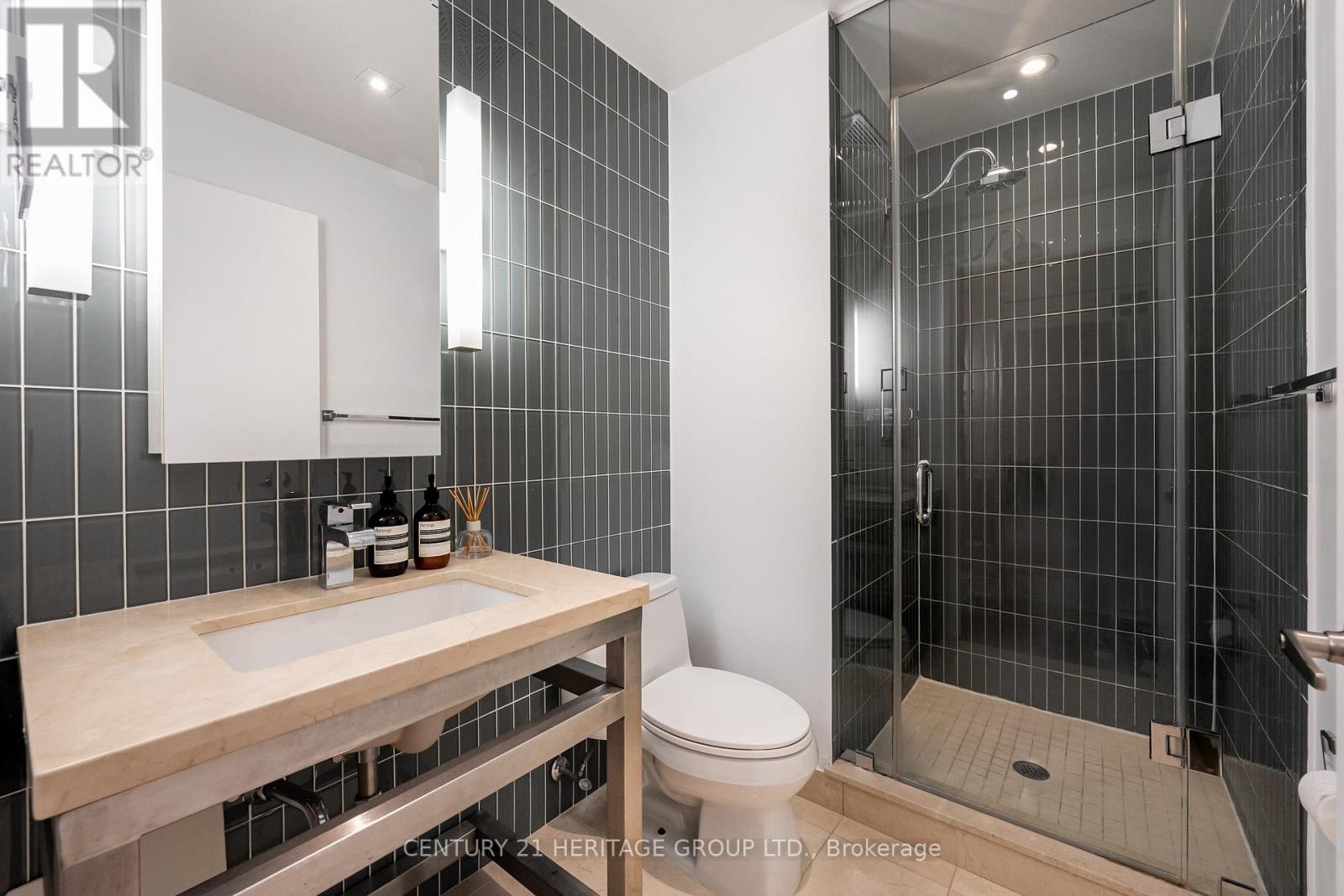 2303 - 80 John Street, Toronto, Ontario  M5V 3X4 - Photo 27 - C12811840