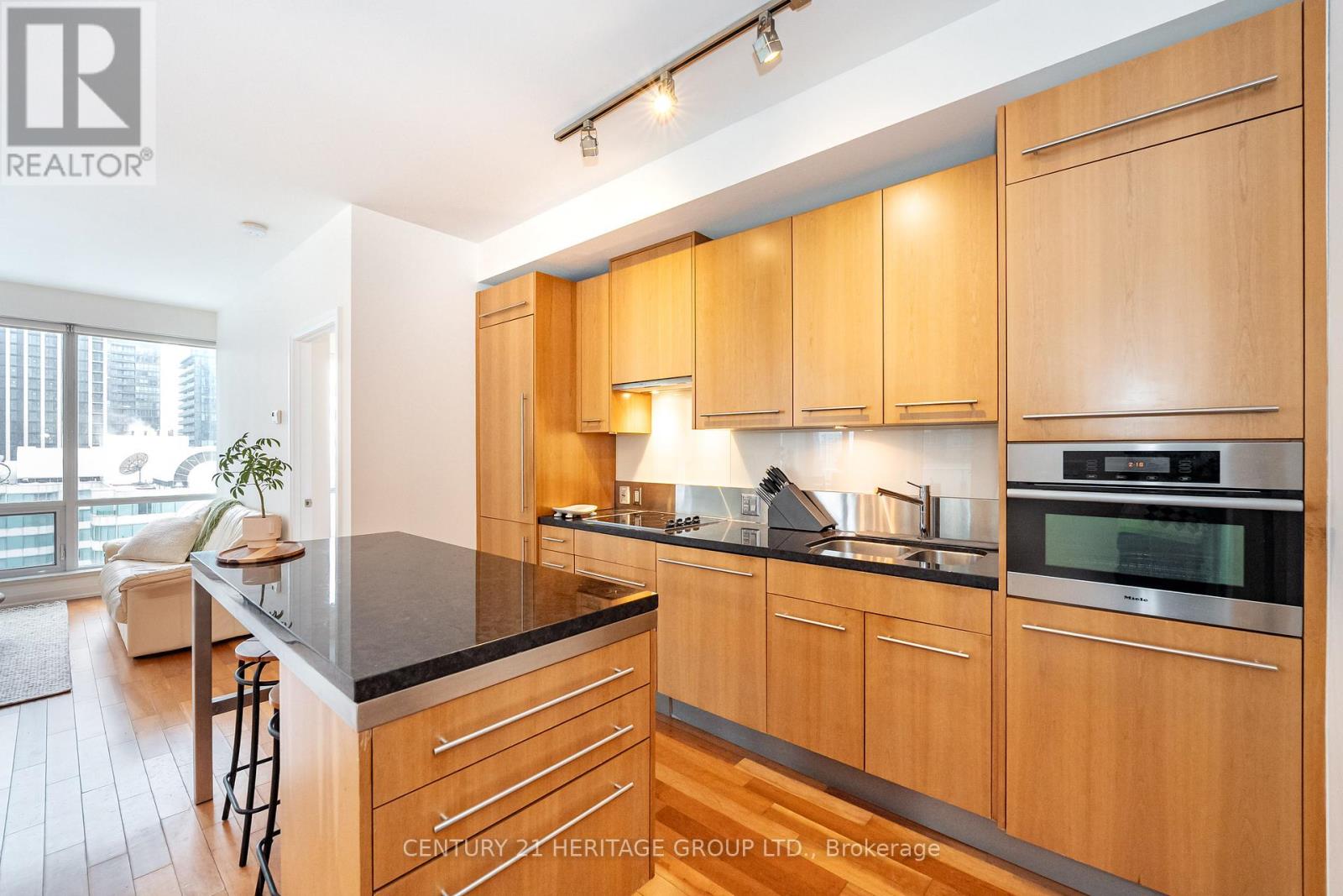 2303 - 80 John Street, Toronto, Ontario  M5V 3X4 - Photo 8 - C12811840