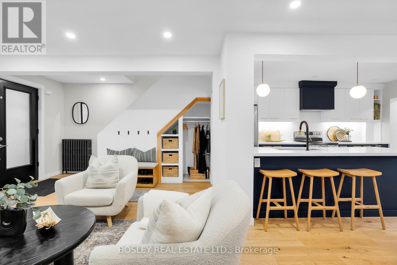 13 Springdale Boulevard, Toronto, Ontario  M4J 1W4 - Photo 8 - E12811922