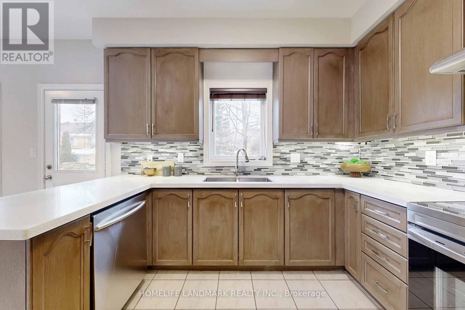 18 Olympus Drive, Richmond Hill, Ontario  L4S 2J3 - Photo 20 - N12811744