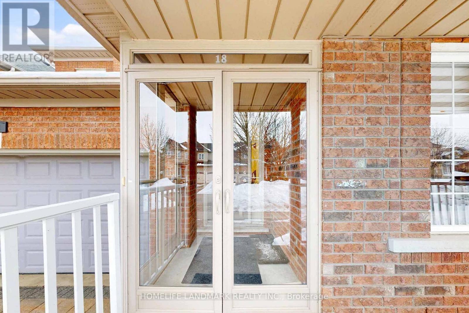 18 Olympus Drive, Richmond Hill, Ontario  L4S 2J3 - Photo 3 - N12811744