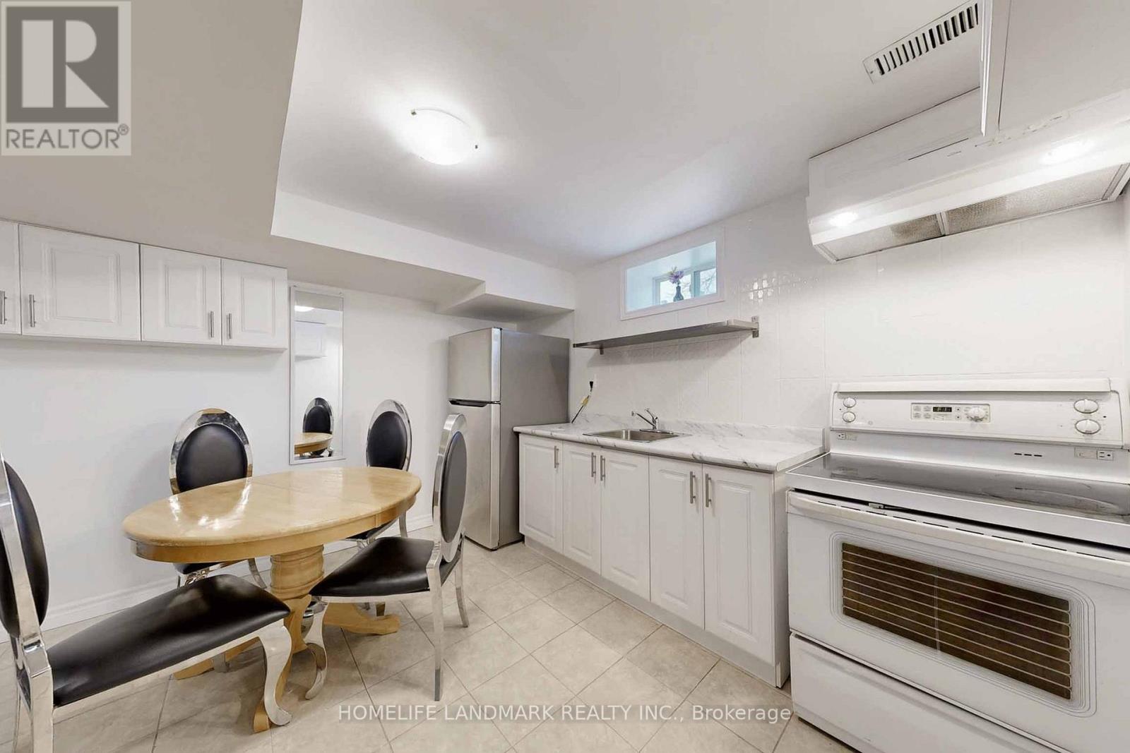 18 Olympus Drive, Richmond Hill, Ontario  L4S 2J3 - Photo 40 - N12811744