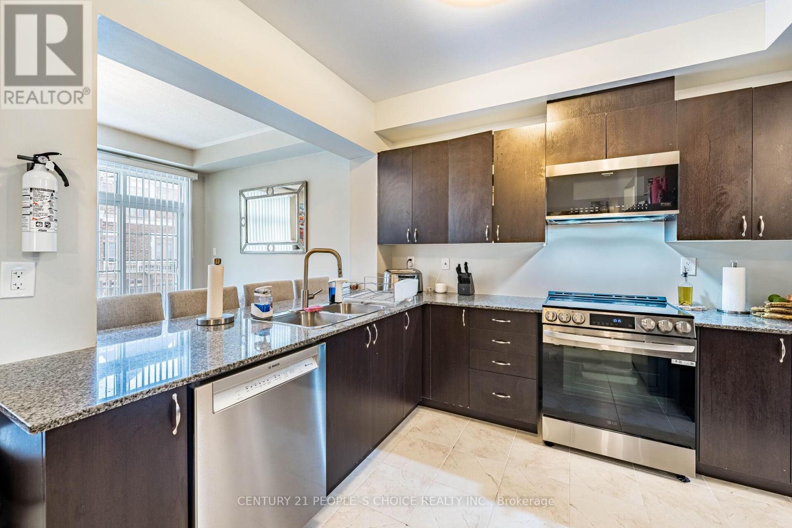 142 Farooq Boulevard S, Vaughan, Ontario  L4H 4S1 - Photo 10 - N12811754