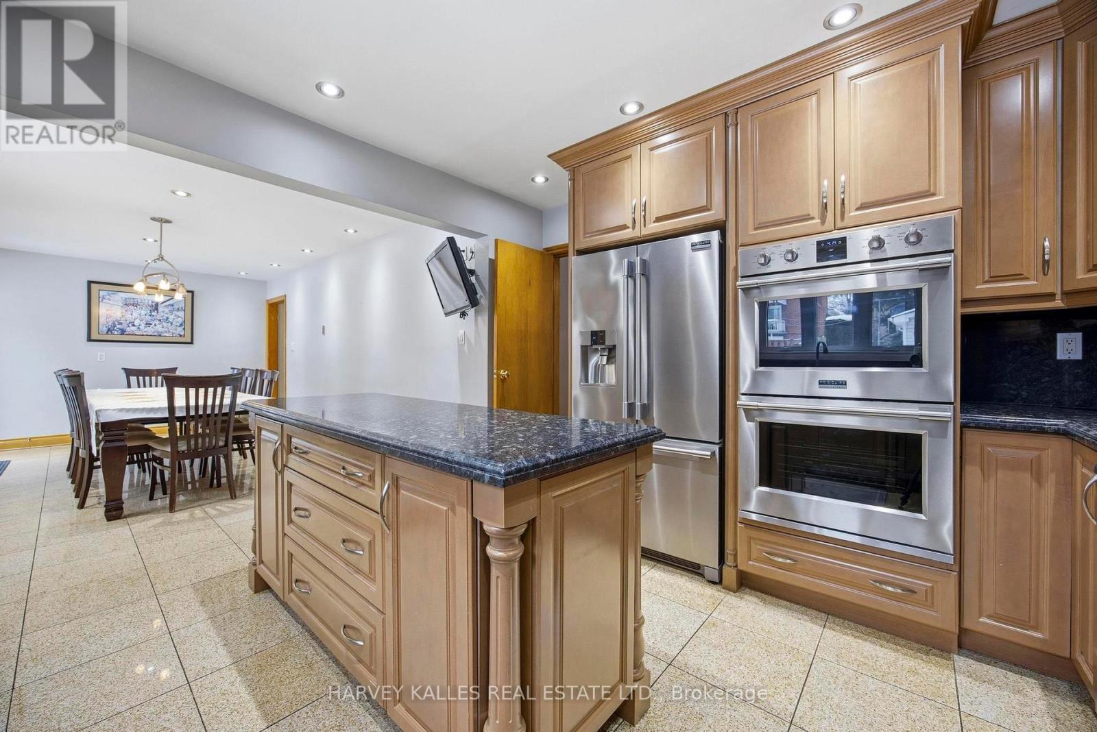 24 Francis Street, Vaughan, Ontario  L4L 1P6 - Photo 10 - N12811854