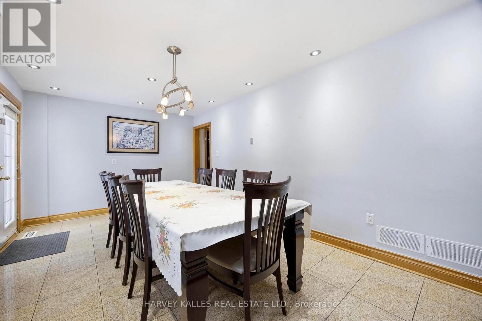 24 Francis Street, Vaughan, Ontario  L4L 1P6 - Photo 13 - N12811854