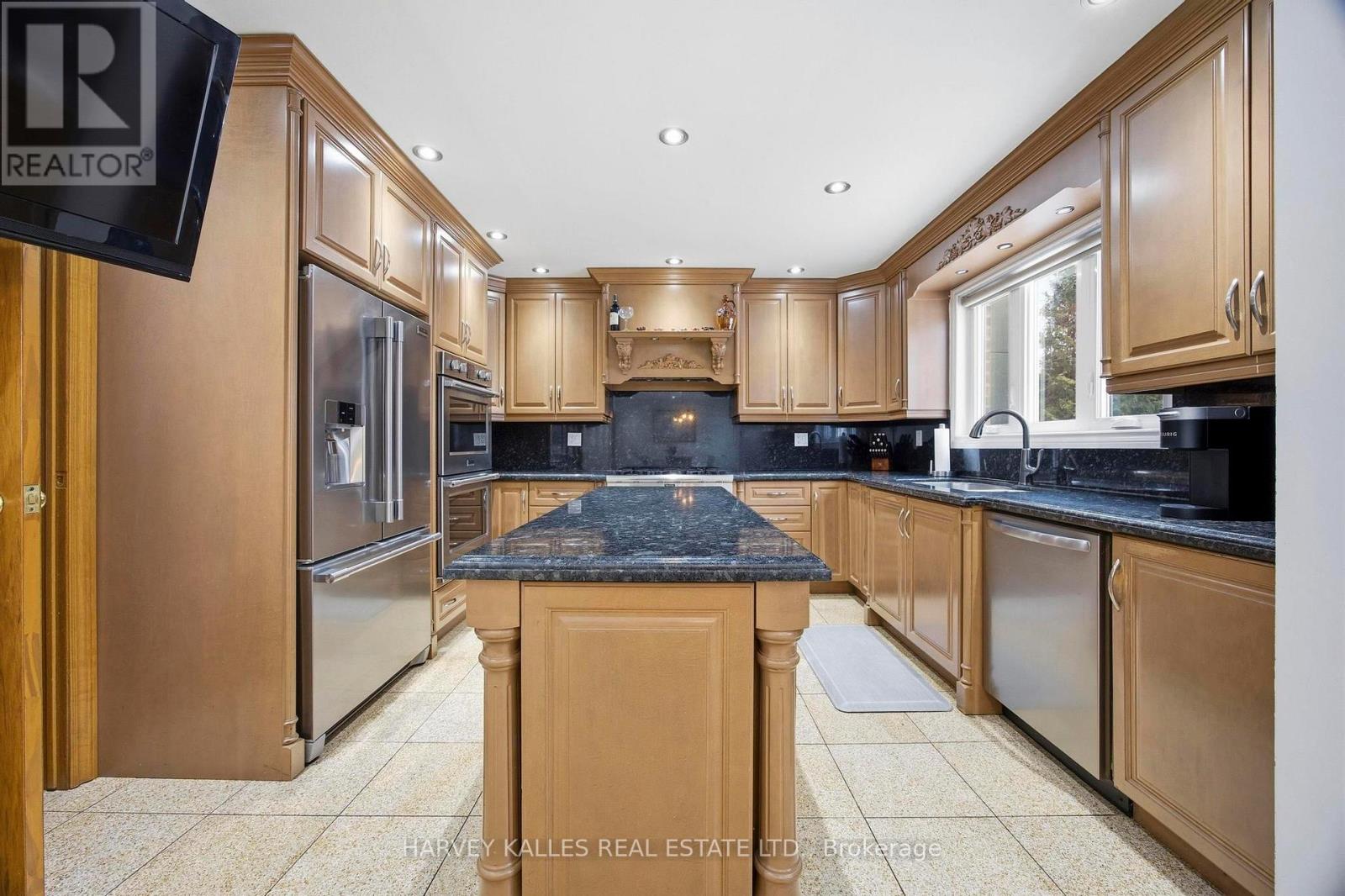 24 Francis Street, Vaughan, Ontario  L4L 1P6 - Photo 7 - N12811854
