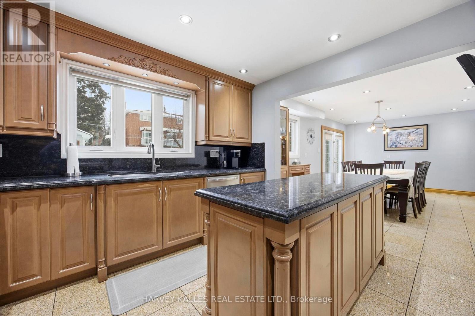 24 Francis Street, Vaughan, Ontario  L4L 1P6 - Photo 8 - N12811854