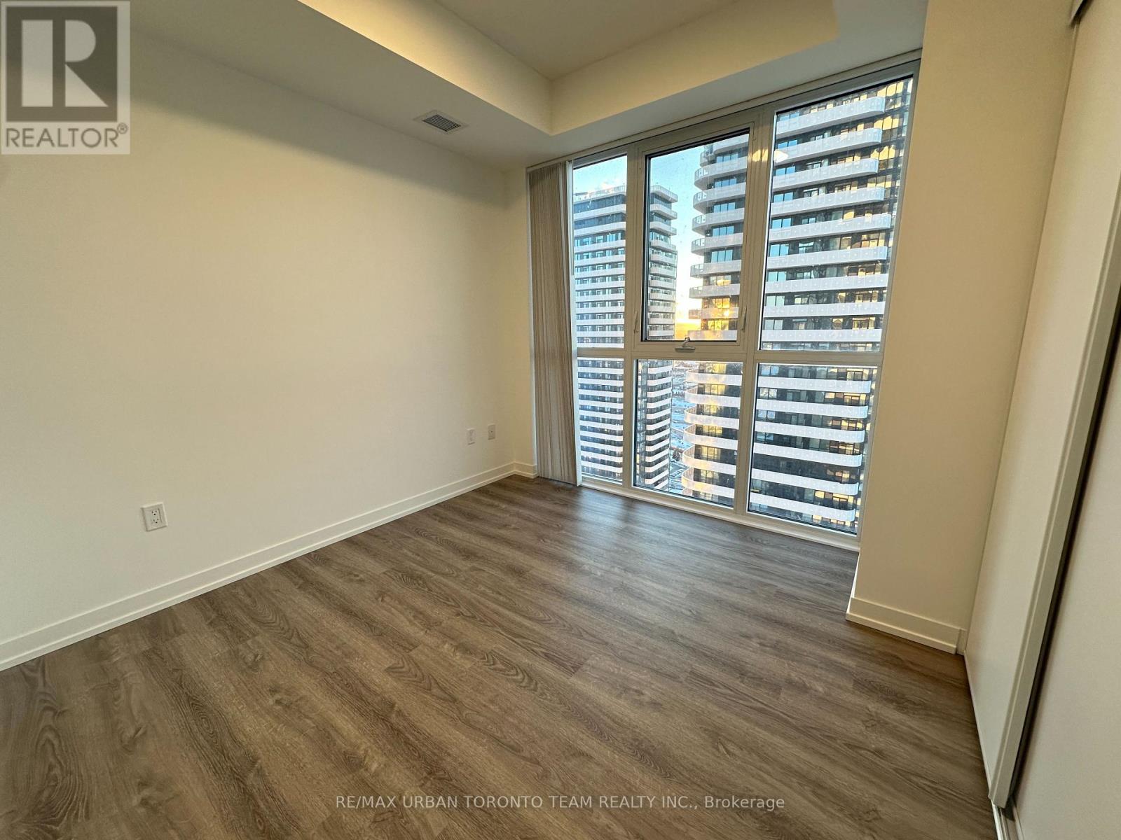 4302 - 8 Interchange Way, Vaughan, Ontario  L4K 5Z7 - Photo 9 - N12811896