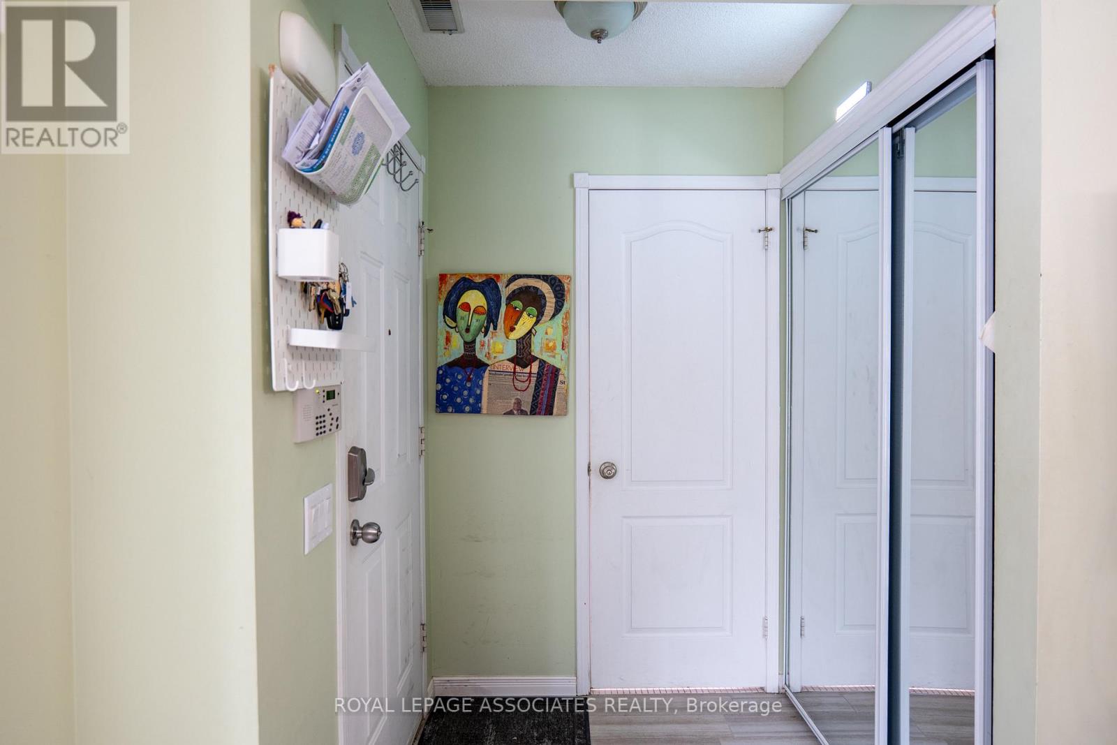 114 - 900 Steeles Avenue W, Vaughan, Ontario  L4J 8C2 - Photo 2 - N12811928