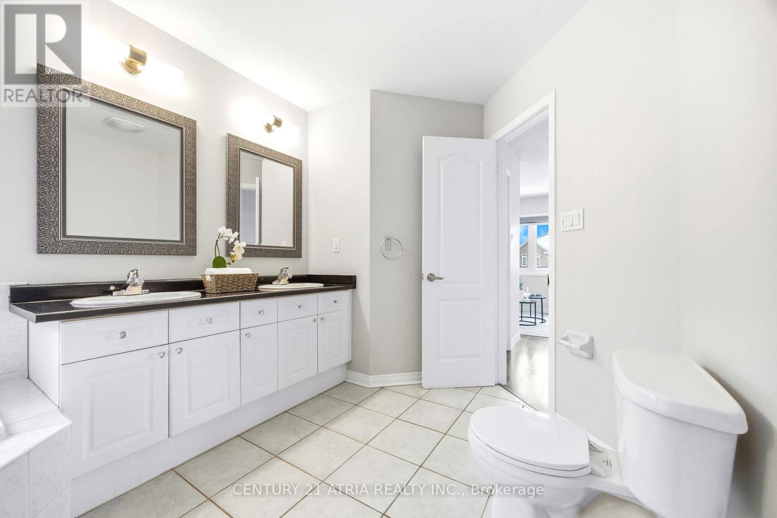 33 Eddington Place, Vaughan, Ontario  L6A 3P7 - Photo 18 - N12811932