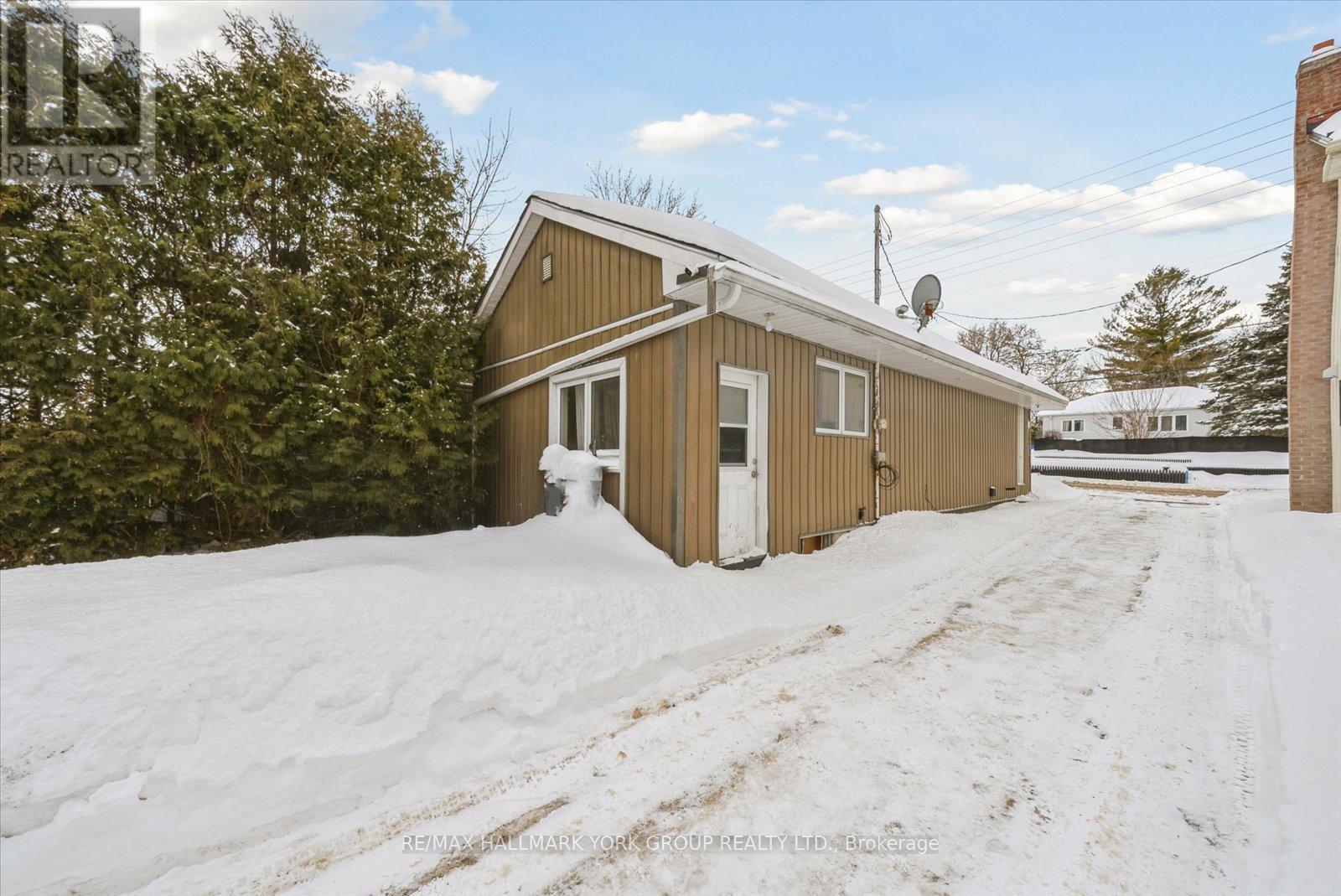 19273 Yonge Street, East Gwillimbury, Ontario  L9N 1L1 - Photo 3 - N12811946