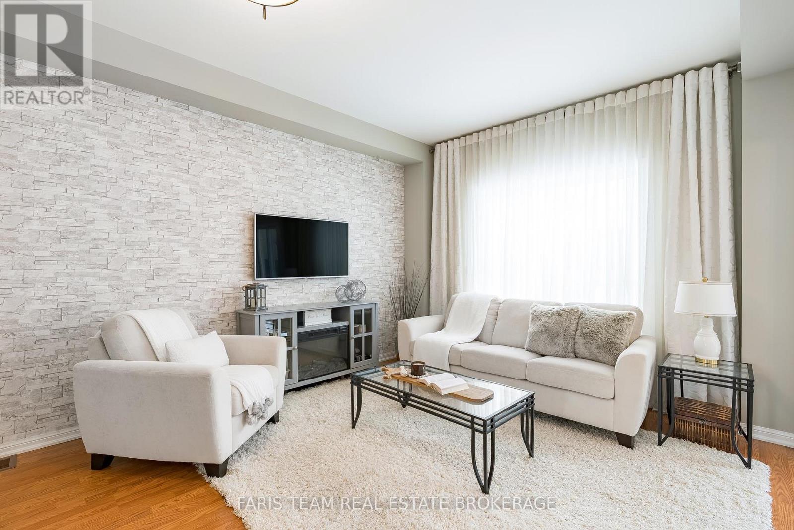 36 Connaught Lane, Barrie (Innis-Shore), Ontario  L4M 0A6 - Photo 15 - S12811806