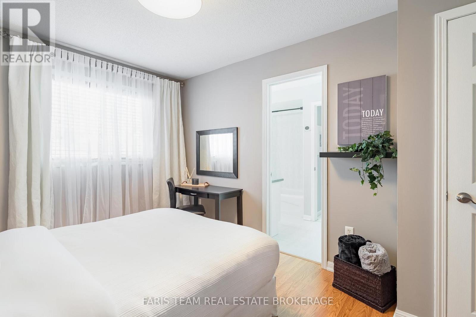 36 Connaught Lane, Barrie (Innis-Shore), Ontario  L4M 0A6 - Photo 29 - S12811806