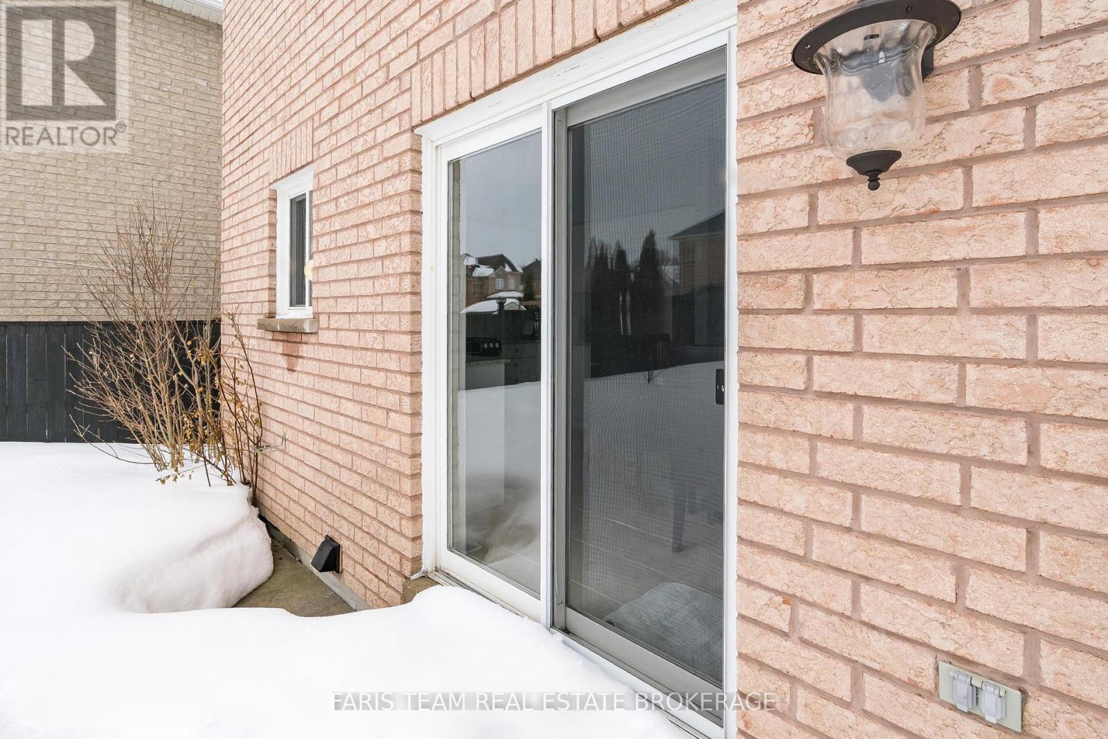 36 Connaught Lane, Barrie (Innis-Shore), Ontario  L4M 0A6 - Photo 32 - S12811806