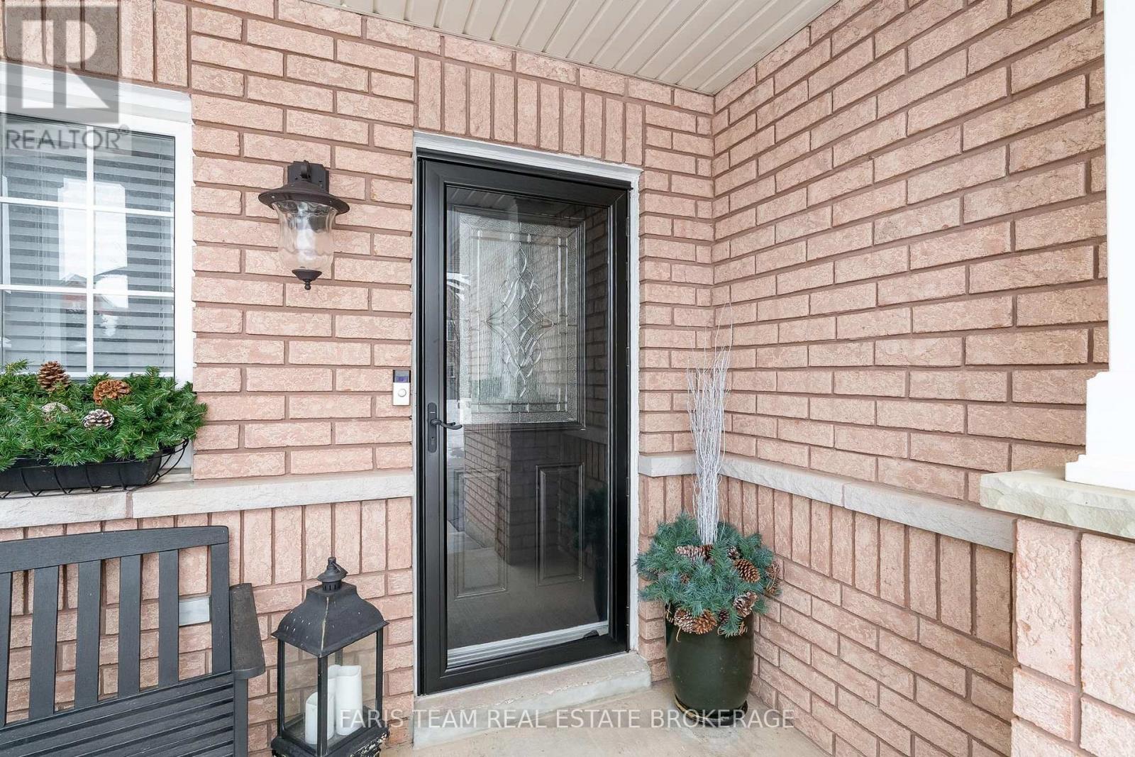 36 Connaught Lane, Barrie (Innis-Shore), Ontario  L4M 0A6 - Photo 5 - S12811806