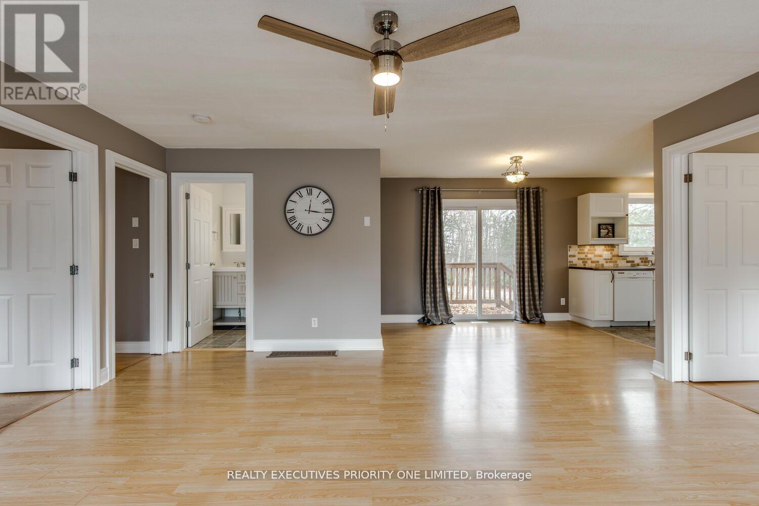 8 Musquake Court, Tiny, Ontario  L9M 0B2 - Photo 4 - S12811862