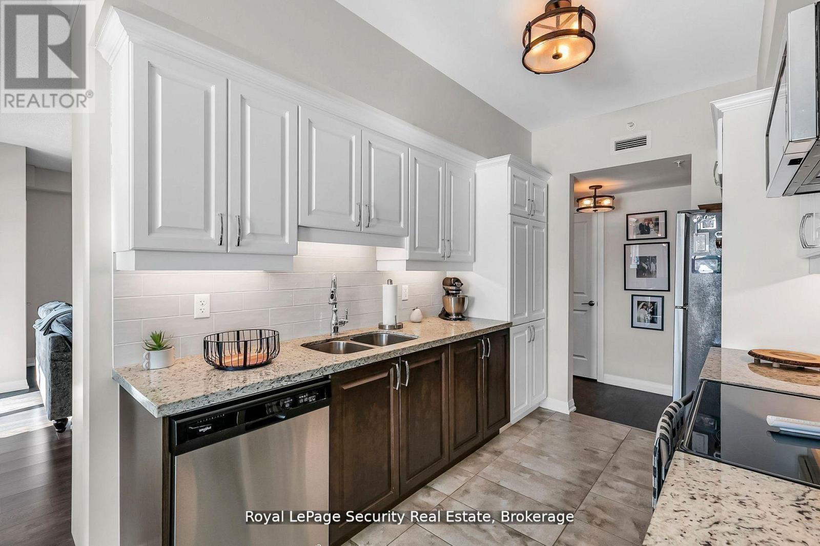 217 - 54 Koda Street, Barrie, Ontario  L9J 0J6 - Photo 11 - S12811864