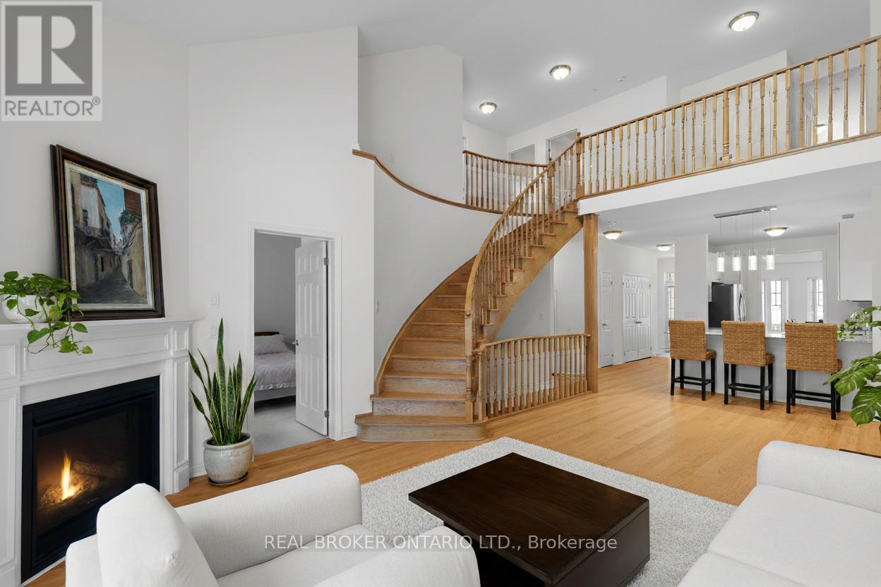 3317 Summerhill Way, Severn (West Shore), Ontario L3V 0E1 - Photo 3 - S12811902