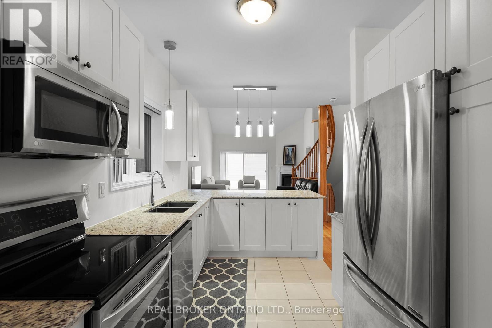 3317 Summerhill Way, Severn (West Shore), Ontario L3V 0E1 - Photo 5 - S12811902