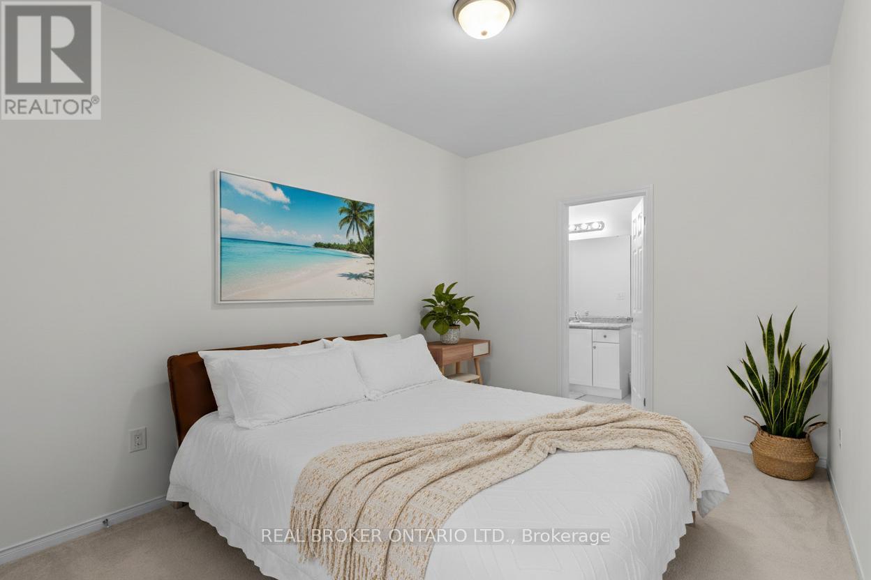 3317 Summerhill Way, Severn (West Shore), Ontario L3V 0E1 - Photo 9 - S12811902