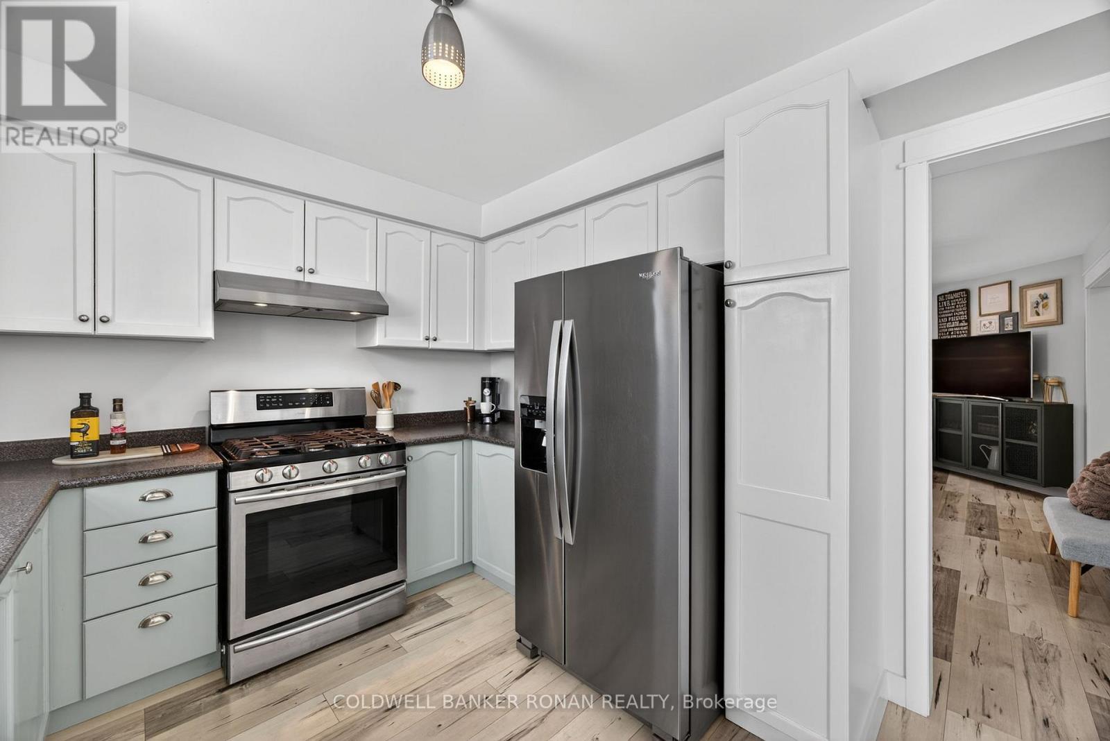 13 Bluegrass Drive, Barrie (Holly), Ontario  L4N 9N9 - Photo 13 - S12811938