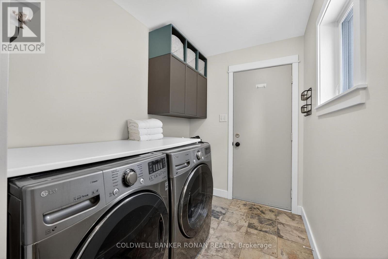 13 Bluegrass Drive, Barrie (Holly), Ontario  L4N 9N9 - Photo 18 - S12811938