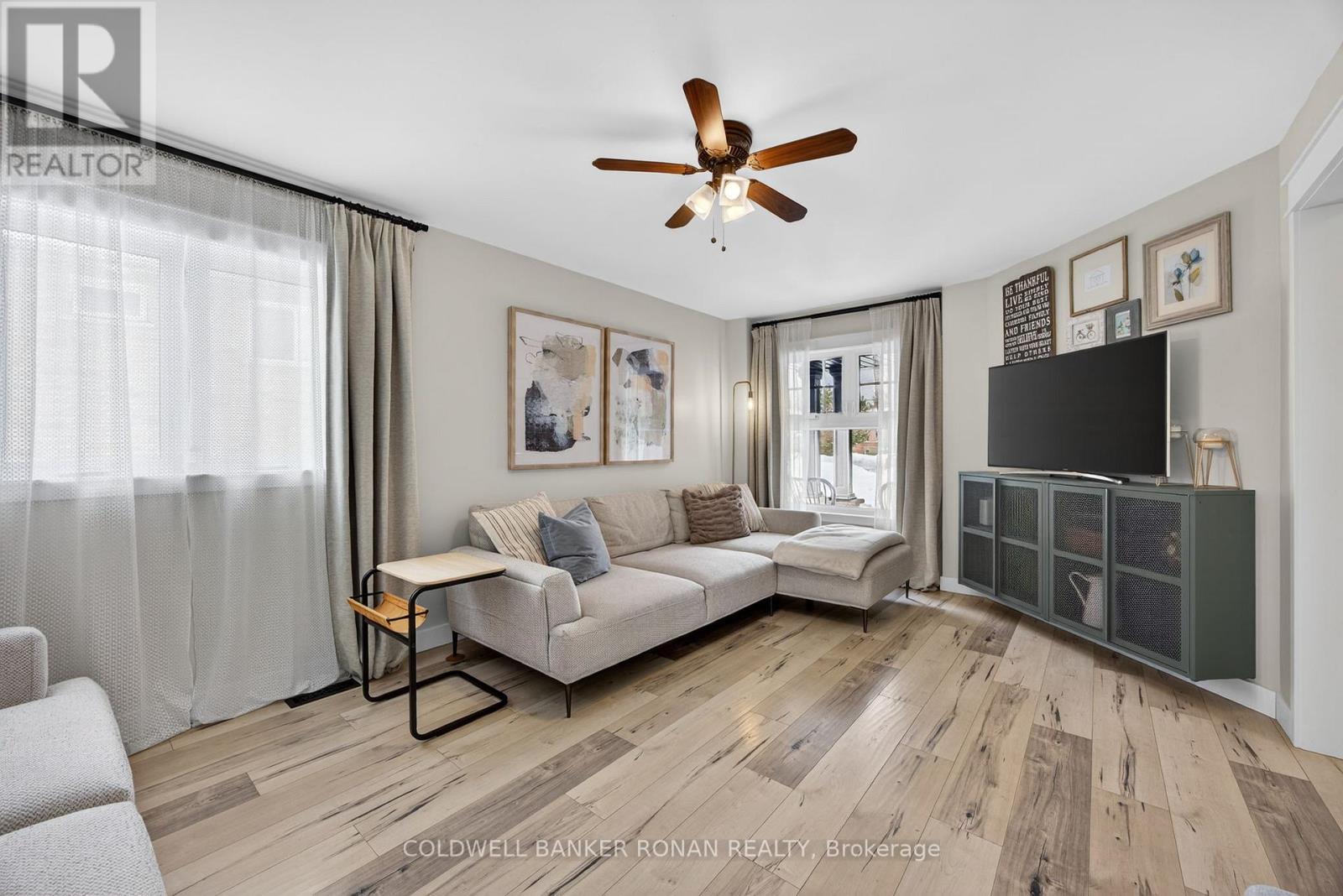 13 Bluegrass Drive, Barrie (Holly), Ontario  L4N 9N9 - Photo 7 - S12811938